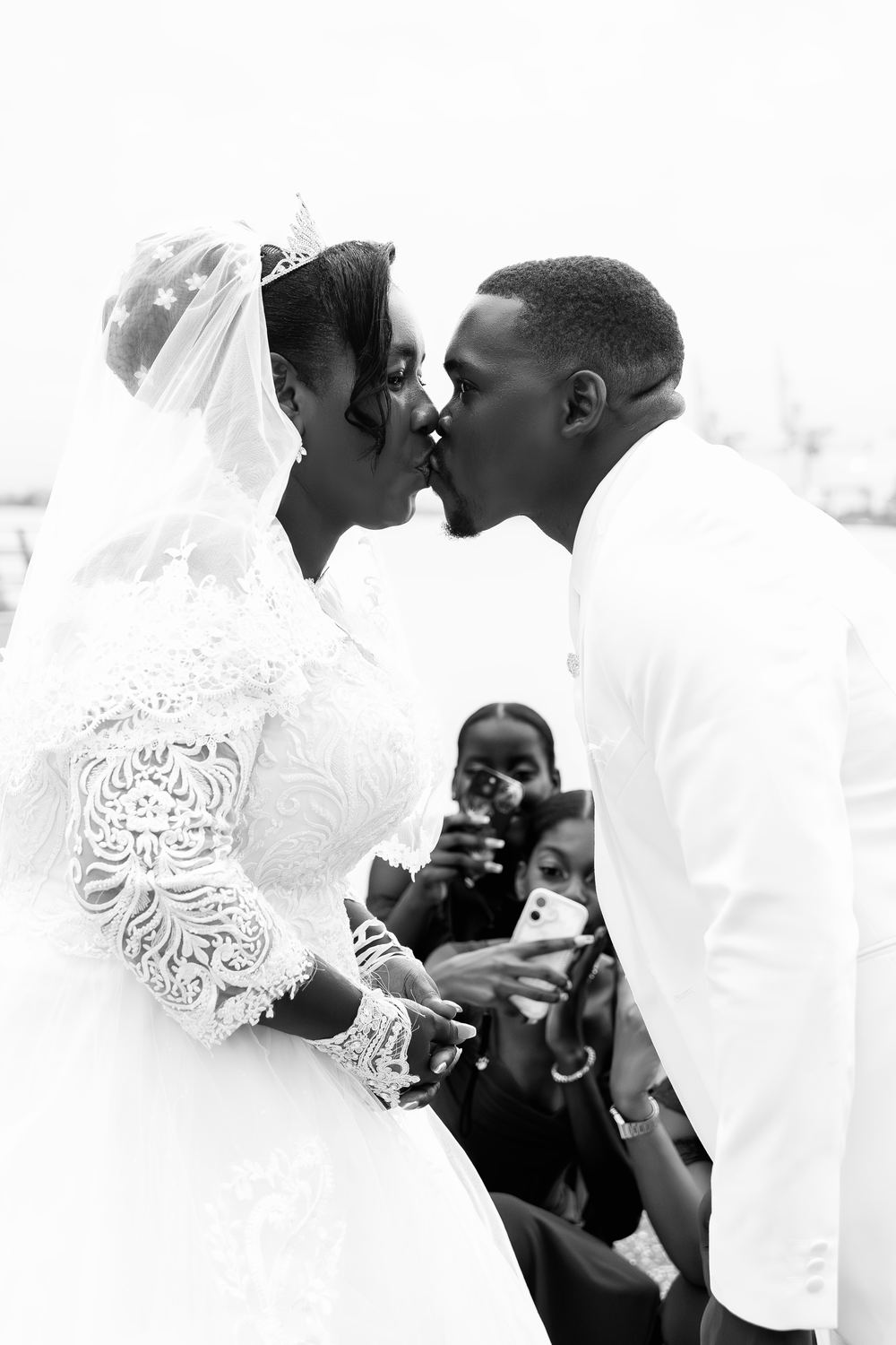 Mariage, baiser des mariés